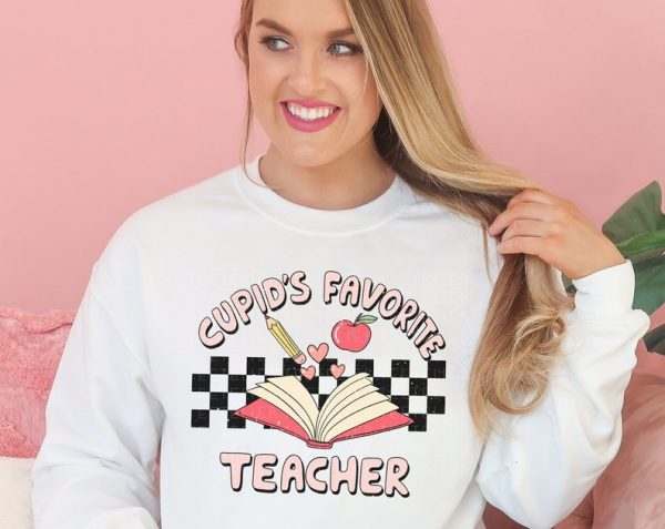 Cupid's Favorite Teacher Valentines Day Sweatshirt Retro Groovy Checkered Valentine Gifts For Teachers VLT1077