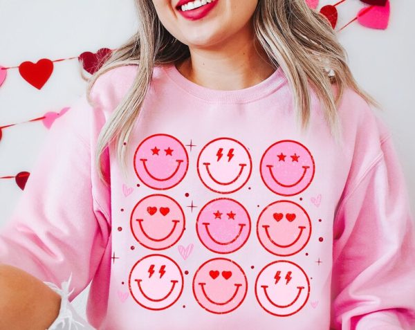 Valentines Sweatshirt Smile Valentine's Day Sweatshirt Retro Cute Valentine Gift For Her Wife Gift  Sweatshirts Groovy Heart Shirt VLT1003